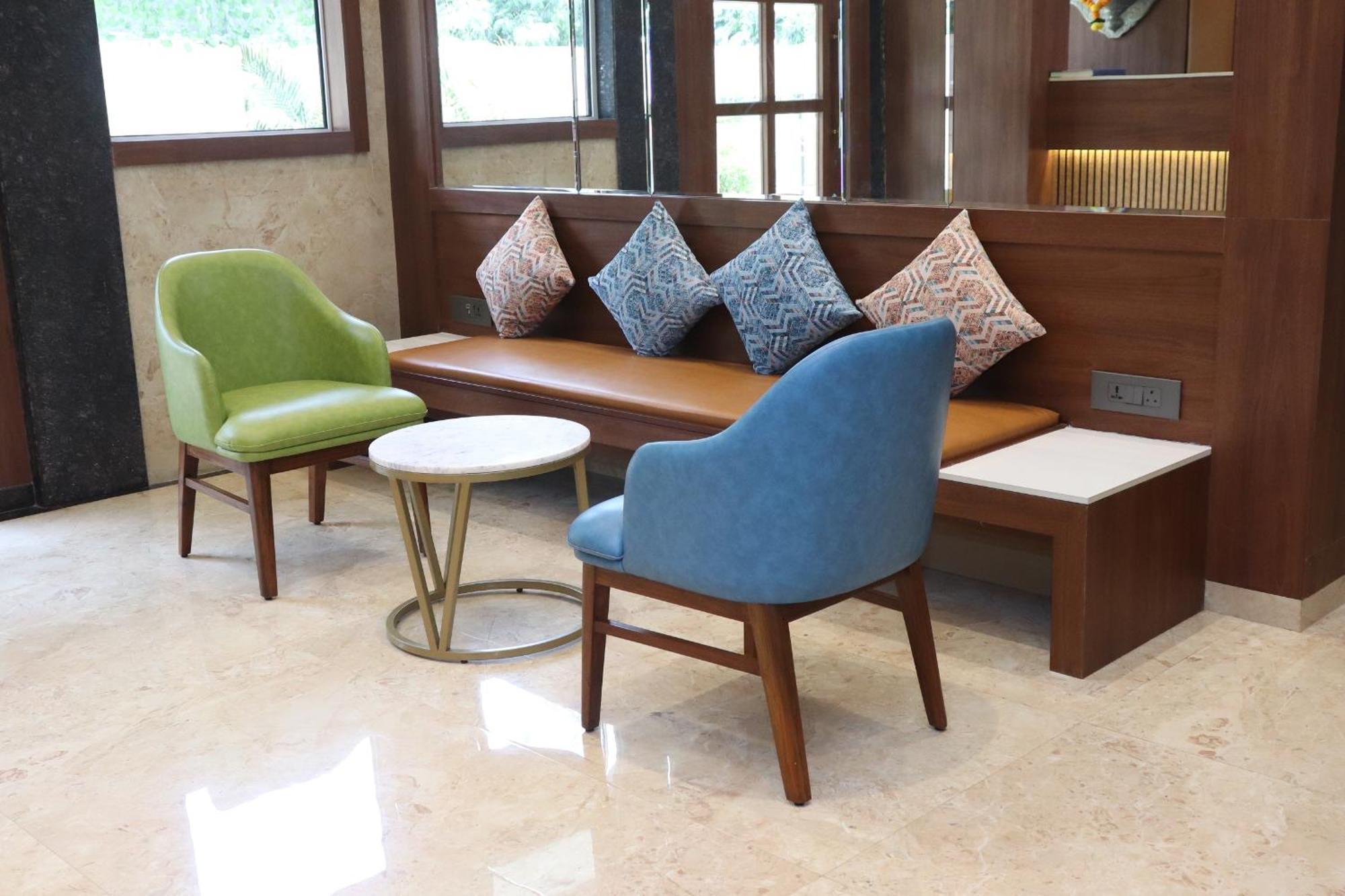 Hotel Golden Nest Thane Bagian luar foto