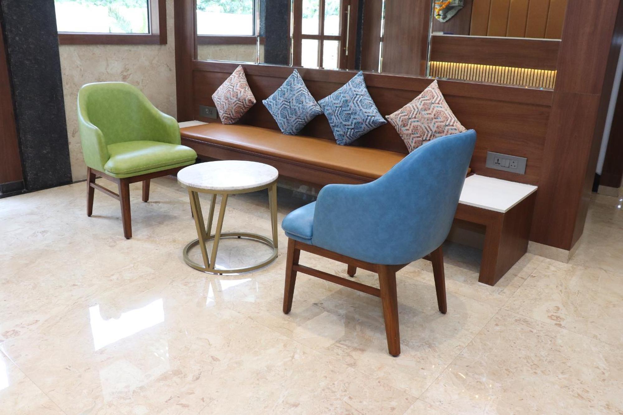 Hotel Golden Nest Thane Bagian luar foto