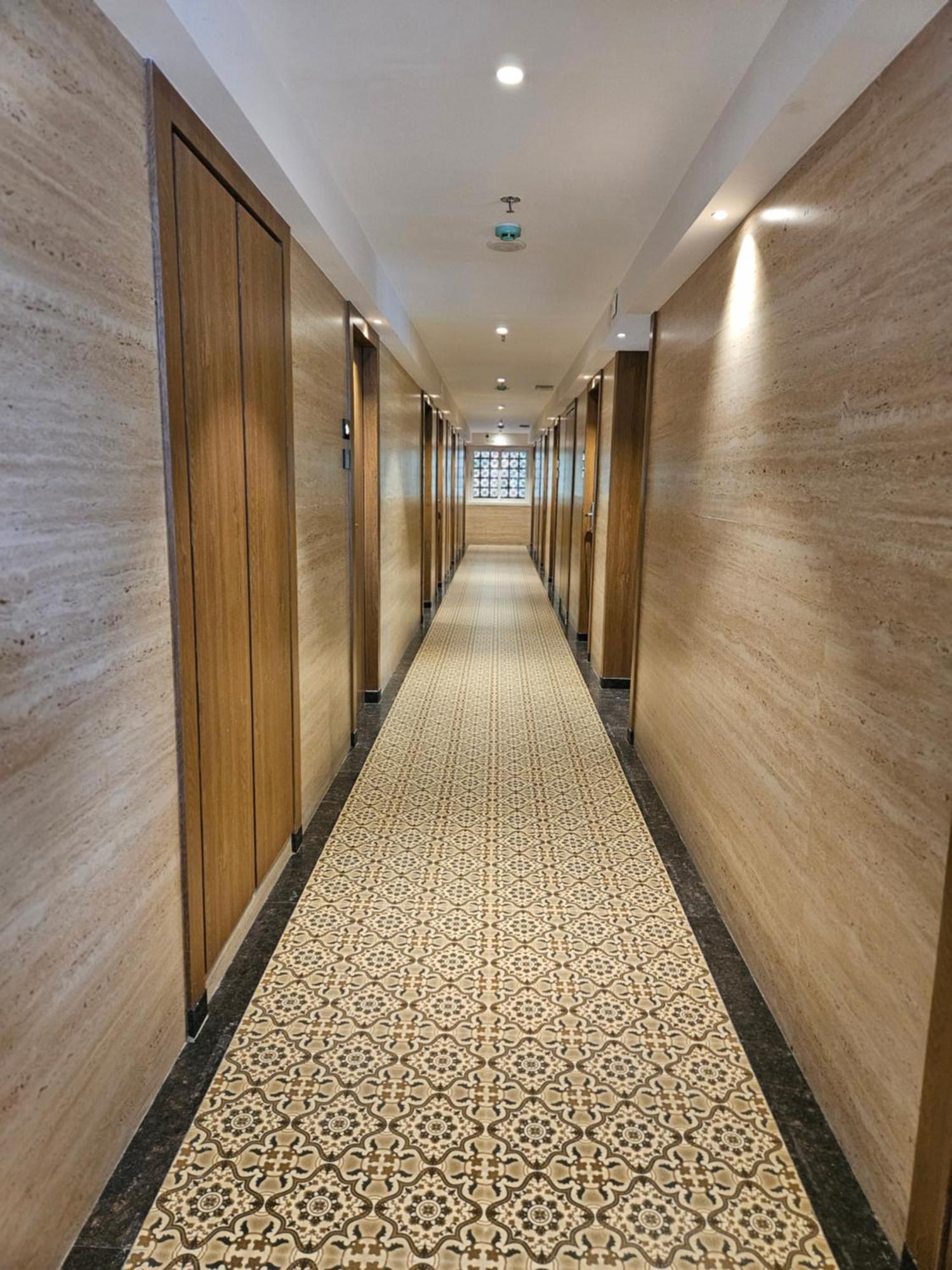 Hotel Golden Nest Thane Bagian luar foto