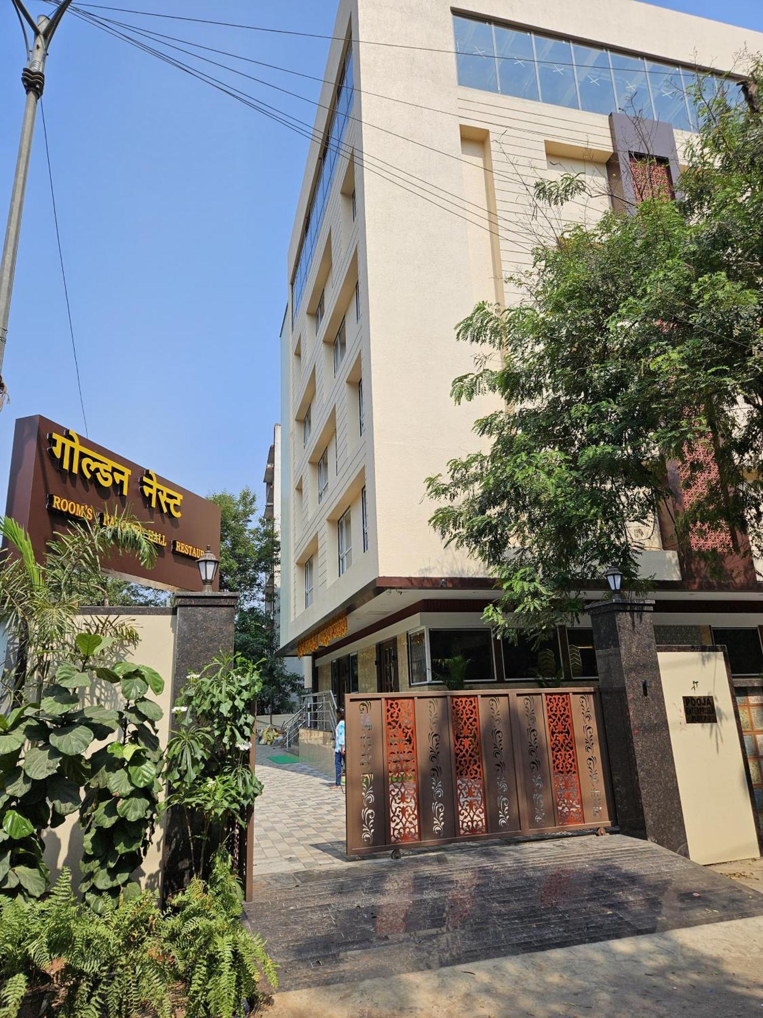 Hotel Golden Nest Thane Bagian luar foto